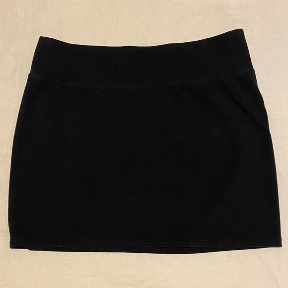 TNA Mini Black Skirt - Picture 2 of 2